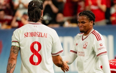 Liverpool thắng nhọc tại Mỹ, 'Super Szoboszlai' tiếp tục chiếm sóng