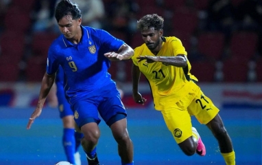 Thua Thái Lan, CĐV Malaysia bức xúc vì VAR và quả phạt đền gây tranh cãi