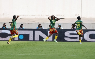 Nigeria bị Cameroon 'đá bay' khỏi giải châu Phi, mất luôn vé dự World Cup
