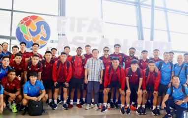 Vừa đến Indonesia, 2 tuyển thủ Việt Nam bất ngờ 'gặp sự cố' vì cốc cà phê
