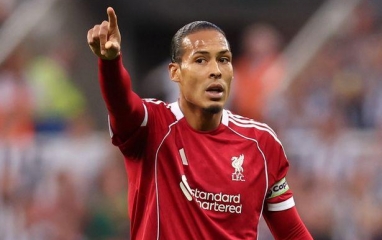 Van Dijk phản pháo những người hoài nghi Liverpool: “Họ chỉ đang cay cú”