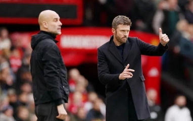 Huyền thoại Liverpool chỉ ra cách Michael Carrick hủy diệt Man City