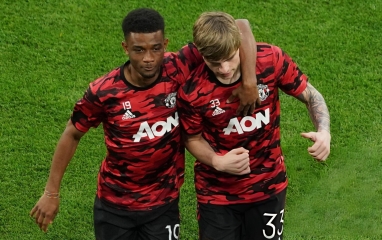 Cựu sao MU bị thải loại chỉ sau 5 phút thi đấu
