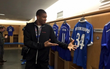 Ngôi sao cao 2m11 trở thành cổ đông của Chelsea