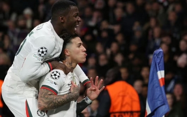 Cầu thủ đắt giá nhất lịch sử Chelsea bị dằn mặt vì 'gáy' quá sớm