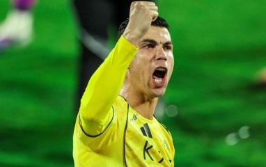 Ronaldo tỏa sáng, Al-Nassr áp sát ngôi đầu