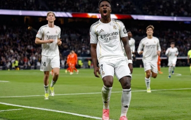 Không Mbappe, Vinicius đưa Real Madrid tái chiếm ngôi đầu
