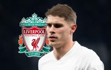 Liverpool quyết chiêu mộ trung vệ nhanh hơn cả Van de Ven