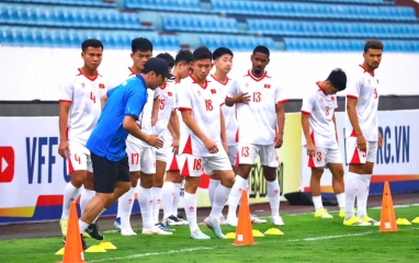 HLV Kim Sang-sik nhận tin vui quan trọng trước đại chiến Malaysia