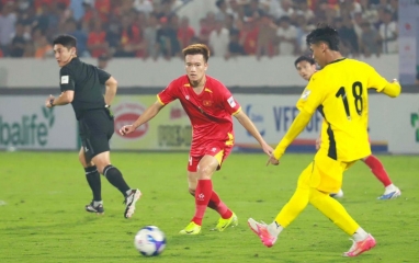 'Nhạc trưởng' ĐT Việt Nam báo tin không thể buồn hơn sau trận Malaysia