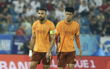 Xuất hiện cặp trung vệ gần 2m 'làm mưa làm gió' V.League