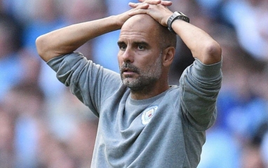 Man City nhận đòn giáng mạnh trước đại chiến Arsenal