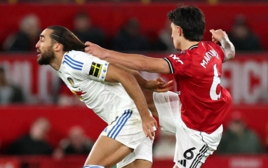 Xuất hiện chi tiết bất thường ở thẻ đỏ Lisandro Martinez của MU