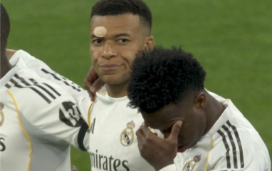 Trận Bayern vs Real chưa đá, Kylian Mbappe đã nổi giận trên sân