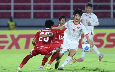 CĐV Thái Lan bùng nổ cảm xúc khi Việt Nam vào bán kết giải AFF