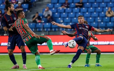 Thắng 14-1, đội bóng Malaysia cân bằng kỷ lục bất bại thế giới