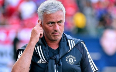 Bắt đầu cải tổ, Mourinho quyết chiêu mộ 'sát thủ' 138 bàn của MU cho Real