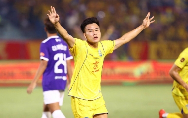 Vừa được dự ASIAD, tiền vệ U23 Việt Nam lập ngay cú đúp sau 4 phút