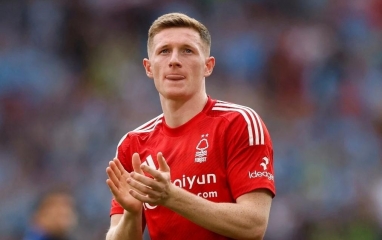 MU nhận tin cực vui từ mục tiêu tiền vệ