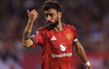 Bruno Fernandes trước cơ hội xô đổ kỷ lục tồn tại 24 năm
