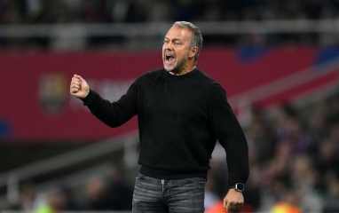 Hansi Flick bất ngờ bỏ qua Rashford, nhắm sao Man City