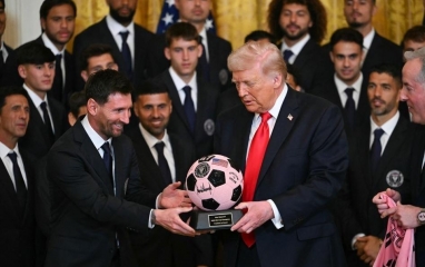 Messi có phản ứng bất ngờ khi nghe đến tên Ronaldo