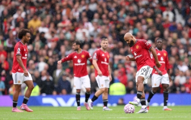 Chuyển nhượng MU 13/3: Nhận tin buồn từ mục tiêu tiền vệ, chuẩn bị chia tay tiền đạo