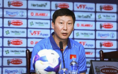 HLV Kim Sang Sik tuyên bố thẳng một điều về cựu sao Ngoại Hạng Anh của ĐT Bangladesh