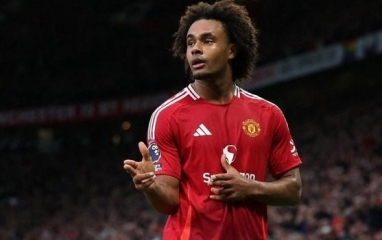 Chuyển nhượng MU 2/4: Tiền đạo MU muốn ở lại, quyết tâm nổ bom tấn 100 triệu Bảng