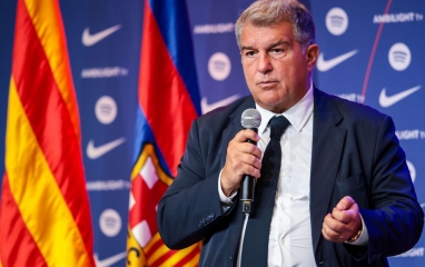 Chủ tịch Barca lên tiếng, Barca chốt 'ma tốc độ' nước Anh