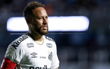 Neymar nổi giận, tố truyền thông bịa chuyện phòng thay đồ