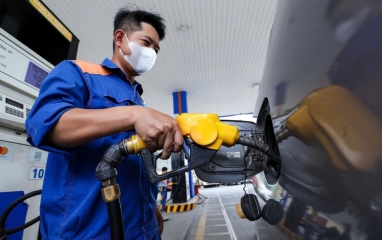 Giá xăng dầu hôm nay 3/5: Tiếp tục giảm mạnh
