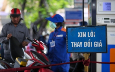 Giá xăng dầu hôm nay 26/4: Liên tục biến động