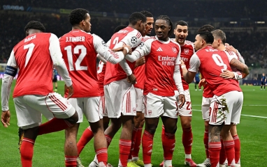 Xác định đội đầu tiên vào vòng 1/8 Champions League