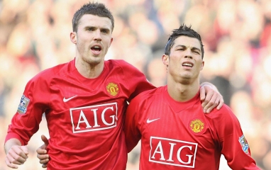 HLV Carrick ngăn cản cơ hội Ronaldo tái ngộ MU