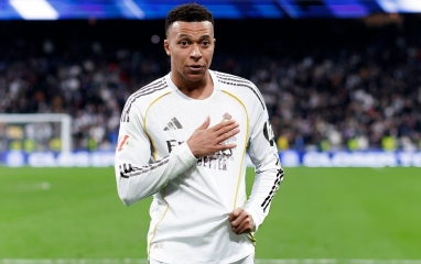 Mbappe báo tin không vui cho Real Madrid
