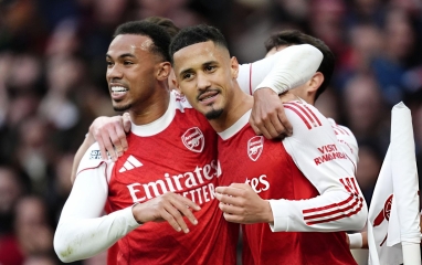 Man City 'sứt đầu mẻ trán' vì Real, Arsenal hưởng lợi cực lớn