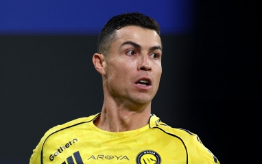 Đang chấn thương, Ronaldo nhận thêm đòn giáng từ Al Nassr
