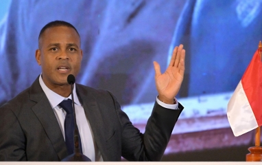 HLV Kluivert nói thẳng về tương lai ngay trước thềm World Cup