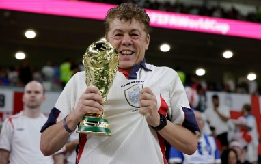 Cổ động viên 62 tuổi bán nhà chỉ để xem World Cup