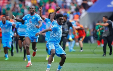 Quốc gia châu Phi cho cả nước nghỉ vì đội nhà giành vé đi World Cup