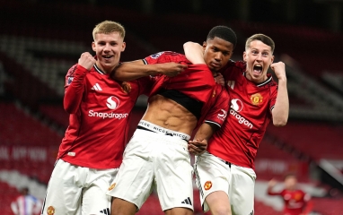 CHÍNH THỨC: MU gặp Man City ở chung kết FA Cup