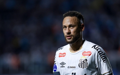 CHÍNH THỨC: Đội của Neymar ký hợp đồng với Robinho