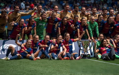 Barcelona vô địch La Liga lần thứ 7 liên tiếp