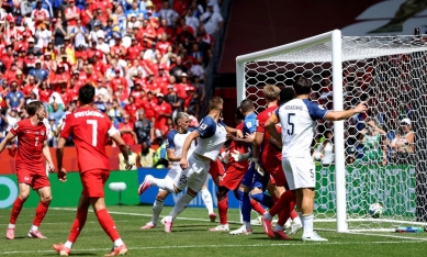 Huyền thoại tỏa sáng, Canada giật lại 1 điểm trước Bosnia
