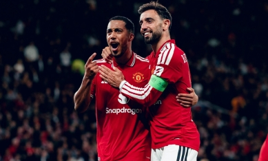 MU đại thắng 4-0 trong ngày tái xuất Champions League