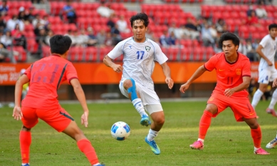 CĐV Trung Quốc vỡ òa sau khi giành HCĐ ASIAD 2026