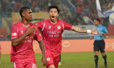 Văn Hậu lập siêu phẩm, CAHN ngược dòng kịch tính trước Thanh Hoá