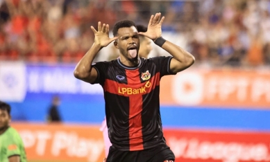 Trực tiếp Ninh Bình 1-0 SHB Đà Nẵng: Ninh Bình tấn công