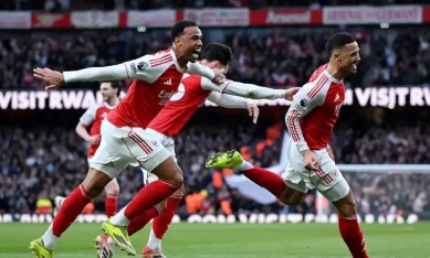 Trực tiếp Mansfield 0-0 Arsenal: Pháo thủ quyết thắng